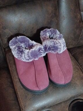 4/$80 New Cozy Burgundy With Purple Faux-Fur Lined Slip-On Slippers - Size 9-10
